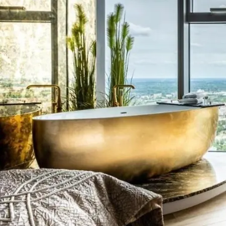 Hanza Tower Luxury 24 Pool & Spa דירה *