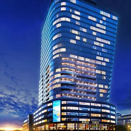 Hanza Tower Luxury 24 Pool & Spa
